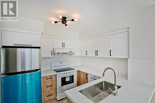 1611 - 68 Grangeway Avenue, Toronto, ON - Indoor Photo Showing Kitchen