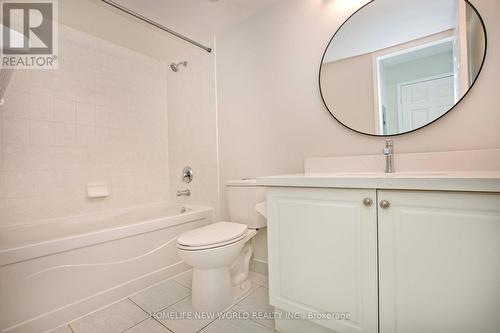 1611 - 68 Grangeway Avenue, Toronto, ON - Indoor Photo Showing Bathroom