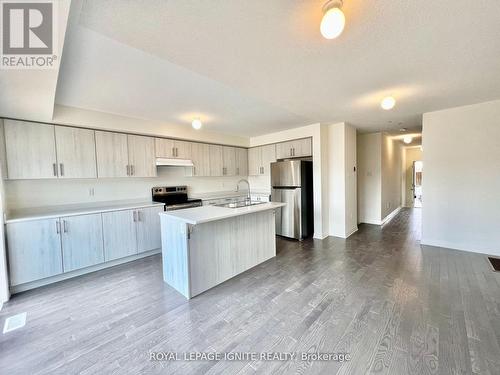 5 King George Way, Clarington, ON - Indoor Photo Showing Kitchen