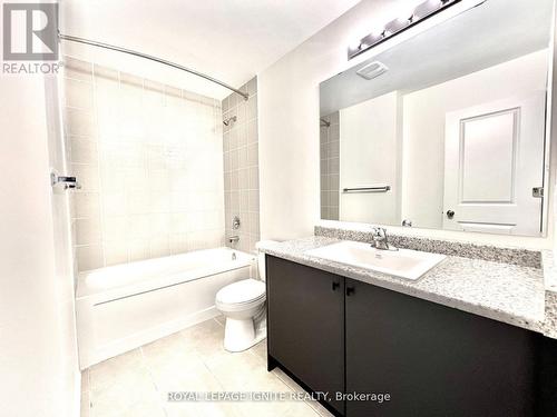 5 King George Way, Clarington, ON - Indoor Photo Showing Bathroom