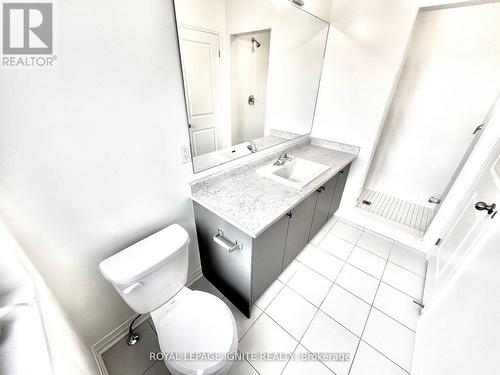 5 King George Way, Clarington, ON - Indoor Photo Showing Bathroom