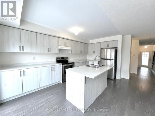 5 King George Way, Clarington, ON - Indoor Photo Showing Kitchen With Double Sink