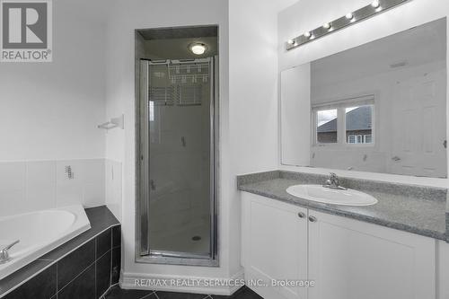 19 Sky Harbour Drive, Brampton, ON - Indoor Photo Showing Bathroom