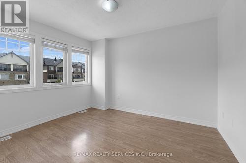 19 Sky Harbour Drive, Brampton, ON - Indoor Photo Showing Other Room