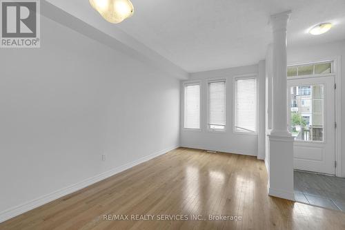 19 Sky Harbour Drive, Brampton, ON - Indoor Photo Showing Other Room