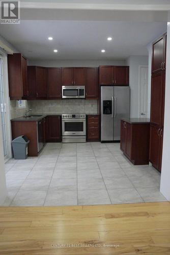 436 Tyrone Crescent, Milton, ON - Indoor Photo Showing Kitchen