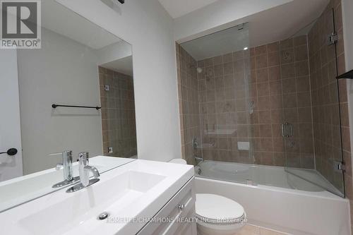 76 Mourning Dove Crescent, Toronto, ON - Indoor Photo Showing Bathroom