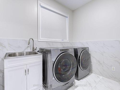 590 Hancock Way, Mississauga, ON - Indoor Photo Showing Laundry Room