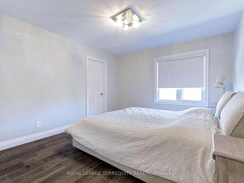 590 Hancock Way, Mississauga, ON - Indoor Photo Showing Bedroom