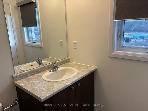 235 Port Cres, Welland, ON - Indoor Photo Showing Bathroom