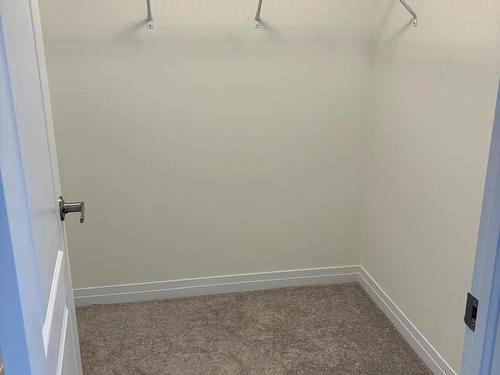 235 Port Cres, Welland, ON - Indoor With Storage