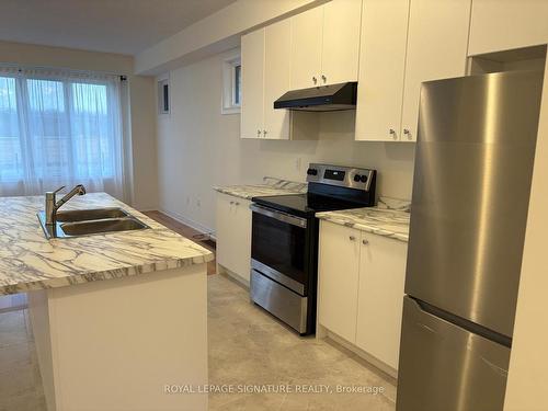 235 Port Cres, Welland, ON - Indoor Photo Showing Kitchen With Double Sink