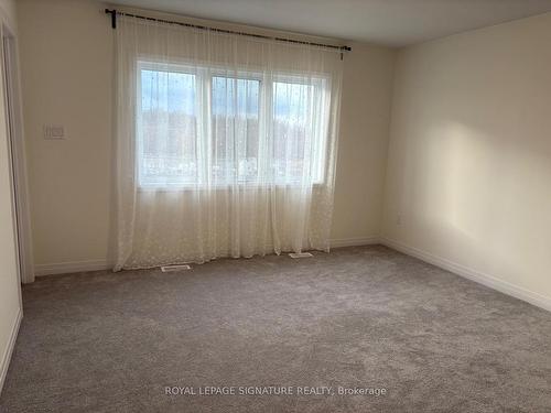 235 Port Cres, Welland, ON - Indoor Photo Showing Other Room