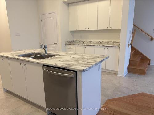 235 Port Cres, Welland, ON - Indoor Photo Showing Kitchen With Double Sink