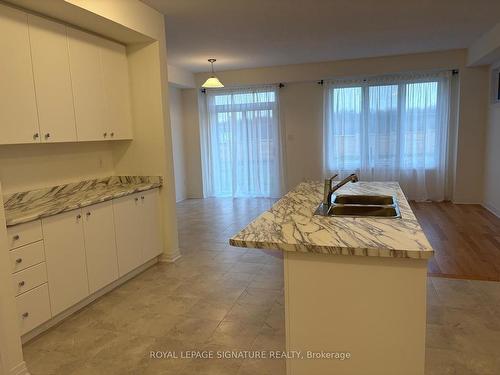 235 Port Cres, Welland, ON - Indoor Photo Showing Kitchen With Double Sink