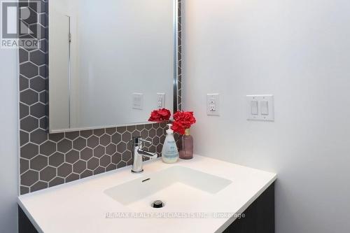 1313 - 2520 Eglinton Avenue W, Mississauga, ON - Indoor Photo Showing Bathroom