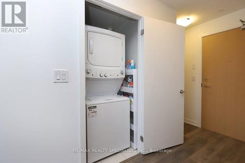 1313 - 2520 Eglinton Avenue W, Mississauga, ON - Indoor Photo Showing Laundry Room