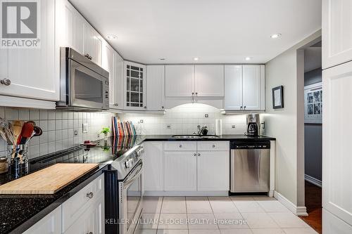 2 - 150 Wilson Street W, Hamilton, ON - Indoor Photo Showing Kitchen