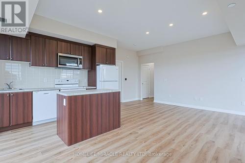 Lp40 - 50 Herrick Avenue, St. Catharines, ON - Indoor Photo Showing Kitchen