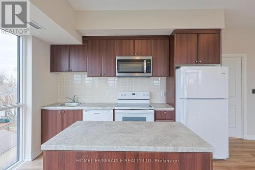 Lp40 - 50 Herrick Avenue, St. Catharines, ON - Indoor Photo Showing Kitchen