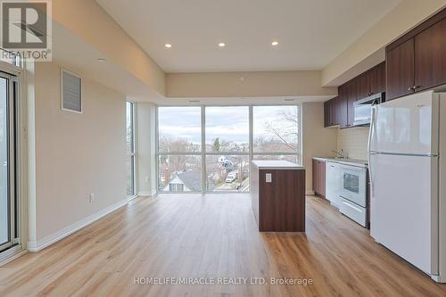 Lp40 - 50 Herrick Avenue, St. Catharines, ON - Indoor Photo Showing Kitchen