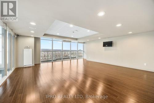 814 - 551 Maple Avenue, Burlington, ON - Indoor Photo Showing Other Room