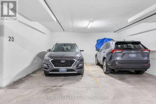 814 - 551 Maple Avenue, Burlington, ON - Indoor Photo Showing Garage