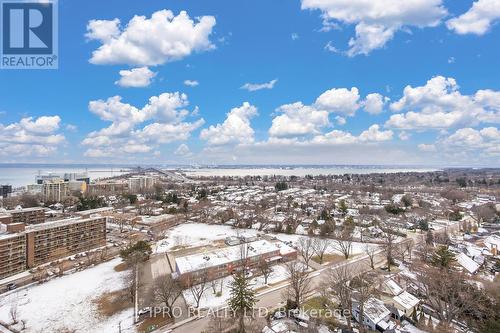 814 - 551 Maple Avenue, Burlington, ON - Outdoor With View