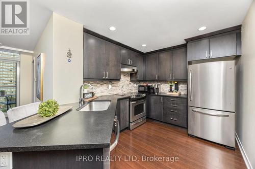 814 - 551 Maple Avenue, Burlington, ON - Indoor Photo Showing Kitchen With Upgraded Kitchen