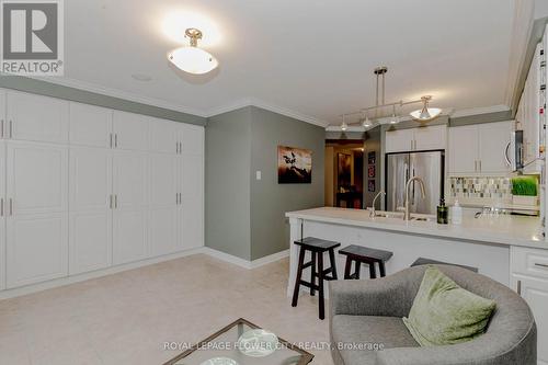 142 Vintage Gate, Brampton, ON - Indoor Photo Showing Kitchen