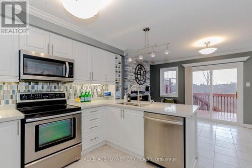 142 Vintage Gate, Brampton, ON - Indoor Photo Showing Kitchen With Double Sink