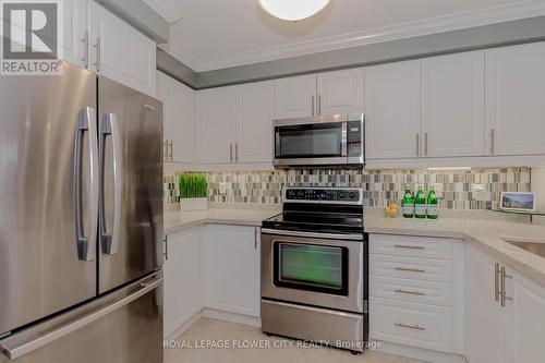 142 Vintage Gate, Brampton, ON - Indoor Photo Showing Kitchen