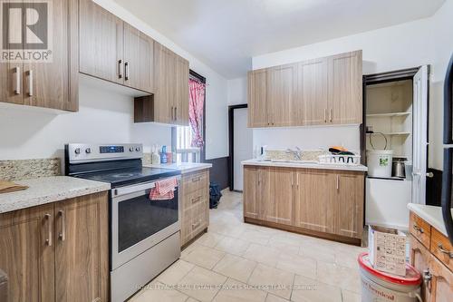 109 Sanford Avenue N, Hamilton, ON - Indoor Photo Showing Kitchen