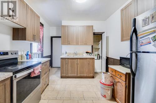 109 Sanford Avenue N, Hamilton, ON - Indoor Photo Showing Kitchen