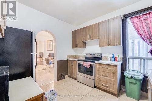 109 Sanford Avenue N, Hamilton, ON - Indoor Photo Showing Kitchen