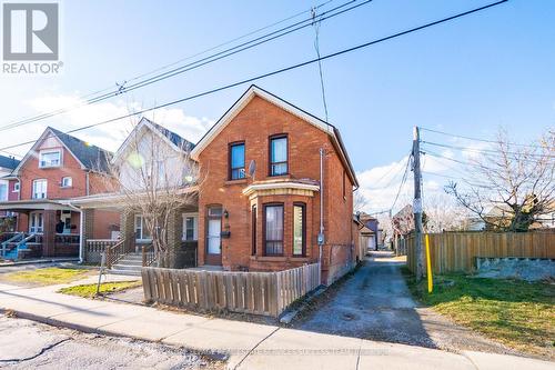 109 Sanford Avenue N, Hamilton, ON - Outdoor With Facade