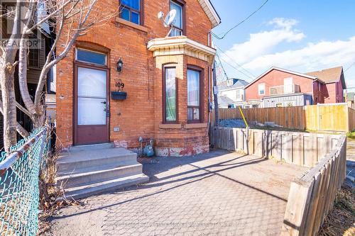 109 Sanford Avenue N, Hamilton, ON - Outdoor