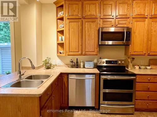 734 5Th Avenue E, Owen Sound, ON - Indoor Photo Showing Kitchen With Double Sink