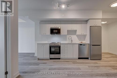 1104 - 5 Wellington Street S, Kitchener, ON - Indoor Photo Showing Kitchen