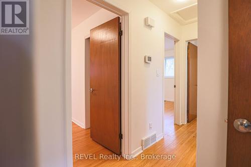 58 Highcourt Crescent, St. Catharines (442 - Vine/Linwell), ON - Indoor Photo Showing Other Room