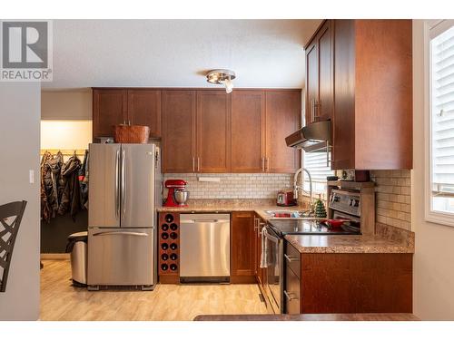 7388 Thompson Drive, Prince George, BC - Indoor Photo Showing Kitchen