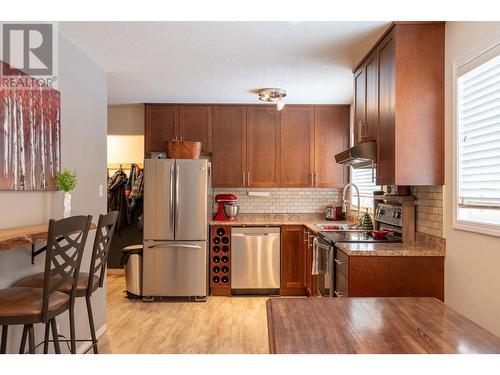 7388 Thompson Drive, Prince George, BC - Indoor Photo Showing Kitchen