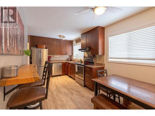 7388 Thompson Drive, Prince George, BC - Indoor Photo Showing Kitchen