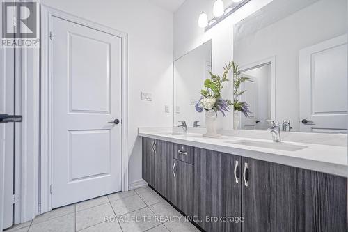 40 Conklin Crescent, Aurora, ON - Indoor Photo Showing Bathroom