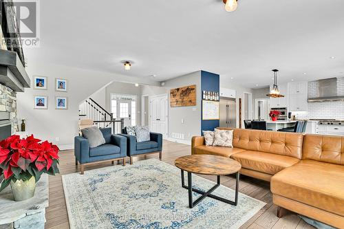 325 William Hay Drive W, Beckwith, ON - Indoor Photo Showing Living Room