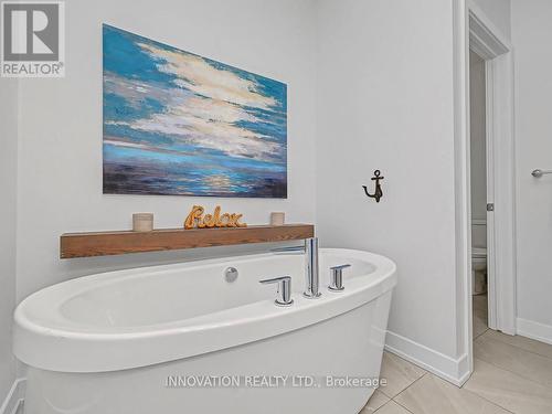 565 Bobolink Ridge, Ottawa, ON - Indoor Photo Showing Bathroom