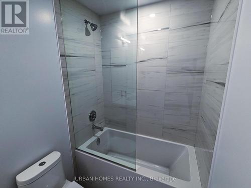 919 - 10 Honeycrisp Crescent, Vaughan, ON - Indoor Photo Showing Bathroom