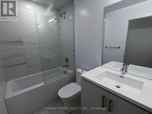 919 - 10 Honeycrisp Crescent, Vaughan, ON - Indoor Photo Showing Bathroom