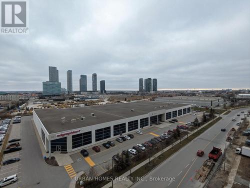 919 - 10 Honeycrisp Crescent, Vaughan, ON - Outdoor With View