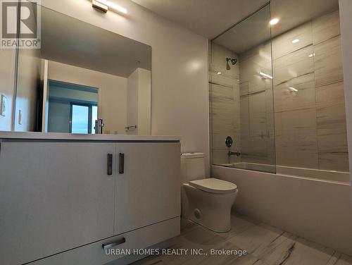 919 - 10 Honeycrisp Crescent, Vaughan, ON - Indoor Photo Showing Bathroom